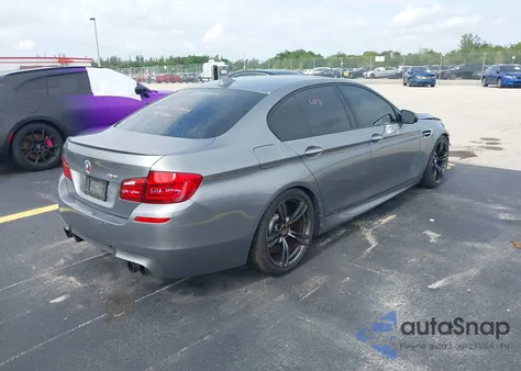 2013 BMW M5 из США, поврежденный, VIN WBSFV9C53DD095989
